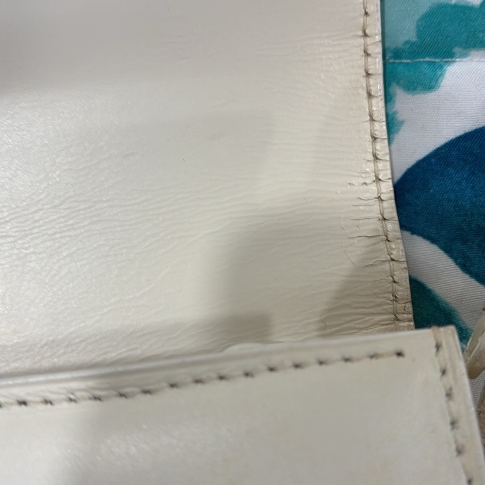 Elegant Vintage Celine White Leather Shoulder Bag - Picture 5 of 16